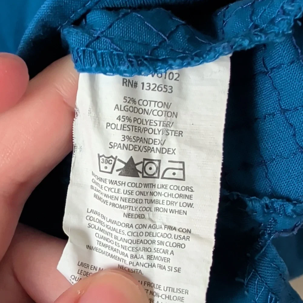 Vera Bradley Blue Scrub Top Size Large - Picture 7 of 7